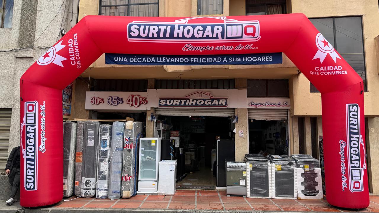Fachada y entrada del almacén principal SURTIHOGAR en Ipiales